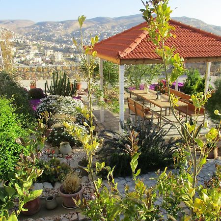 Petra Bed & Breakfast Wadi Musa Exterior photo