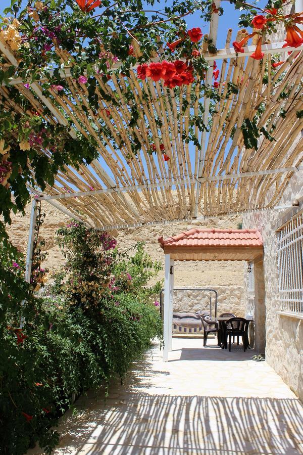 Petra Bed & Breakfast Wadi Musa Exterior photo