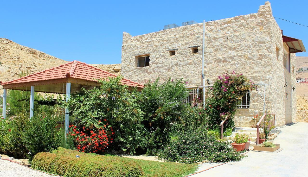 Petra Bed & Breakfast Wadi Musa Exterior photo