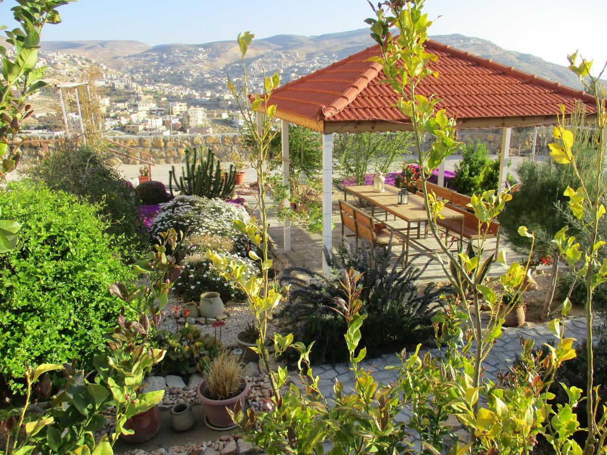 Petra Bed & Breakfast Wadi Musa Exterior photo