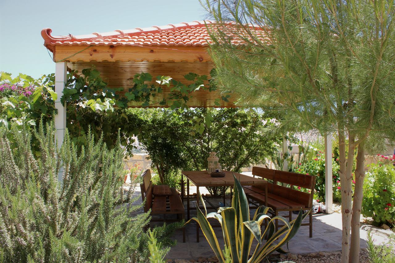 Petra Bed & Breakfast Wadi Musa Exterior photo